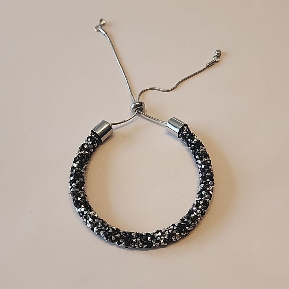 Adjustable Crystal Bracelet - Picture 1 of 4